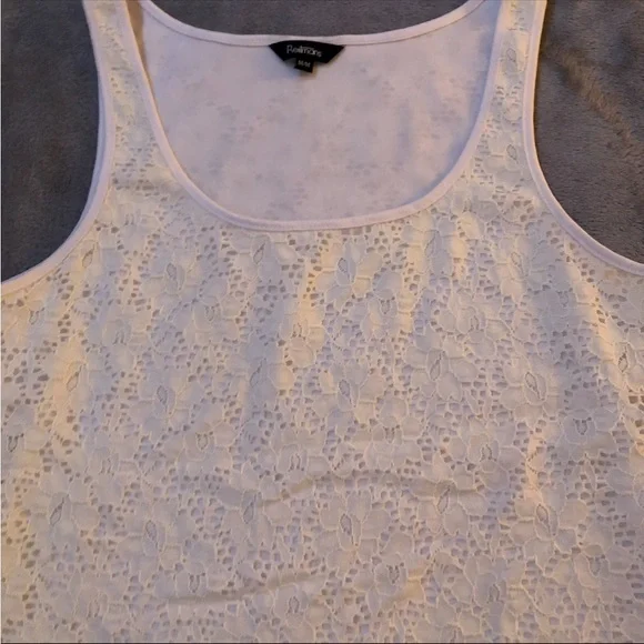 White Floral Reitmans & Imperial 2 piece skirt and a tank top - Picture 7 of 12